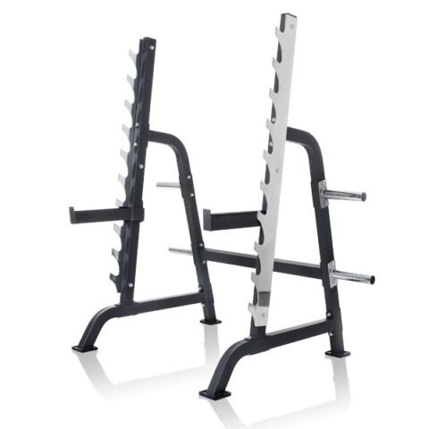 Produktdetails: Taurus Squat Rack Pro pinterest Taurus Power Rack - Hochwertige Langhantelablage Rack-System mit 10 möglichen Höhenebenen Griffweite / Innenmaß: ca. 111 cm 40 cm Sicherheitsablage 11-fach verstellbar Massive Stahlrahmenkonstruktion Optimal für Kniebeugen, Bankdrücken, Nackendrücken etc. Einfach zu montieren Langlebige Pulverbeschichtung 4 Ablagen für Hantelscheiben mit 50mm-Bohrungen (jeweils 25 cm) Gummierte Standfüße zum Schutz des Untergrundes Qualität hat einen fairen Preis. Lesen Sie hier alles zur Fitshop Qualitätssicherung. Aufstellmaße: (L) 118 cm x (B) 163 cm x (H) 185 cm Beschreibung: Taurus Squat Rack Pro Das Taurus Squat Rack Pro: eine robuste, vielseitige Langhantelablage! Ob Kniebeugen, Bankdrücken oder Nackendrücken – die Taurus Langhantelablage ist für alle Langhantel-Übungen geeignet. Für noch mehr Trainingsvielfalt bietet das Taurus Squat Rack Pro genügend Platz, um es zusätzlich mit einer Hantelbank zu kombinieren. Das Taurus Squat Rack Pro ist mit 10 Ablagen zwischen 41 und 175 cm ausgestattet, die Sicherheitsablage lässt sich 11fach in der Höhe verstellen. Das Taurus Squat Rack Pro besteht aus einem 5 x 7 cm Stahlrahmen und kann als Ablage bis 600 kg belastet werden. Bei Übungen beträgt das maximale Trainingsgewicht 240 kg. Die Taurus Langhantelablage verfügt über 4 Aufnahmen zur Lagerung von Gewichten mit 50-mm-Bohrungen. Die Pulverbeschichtung des Rahmens macht das Taurus Squat Rack Pro zu einem langlebigen Trainingsgerät. Taurus Squat Rack Pro AuszeichnungenTaurus Squat Rack Pro Auszeichnungen